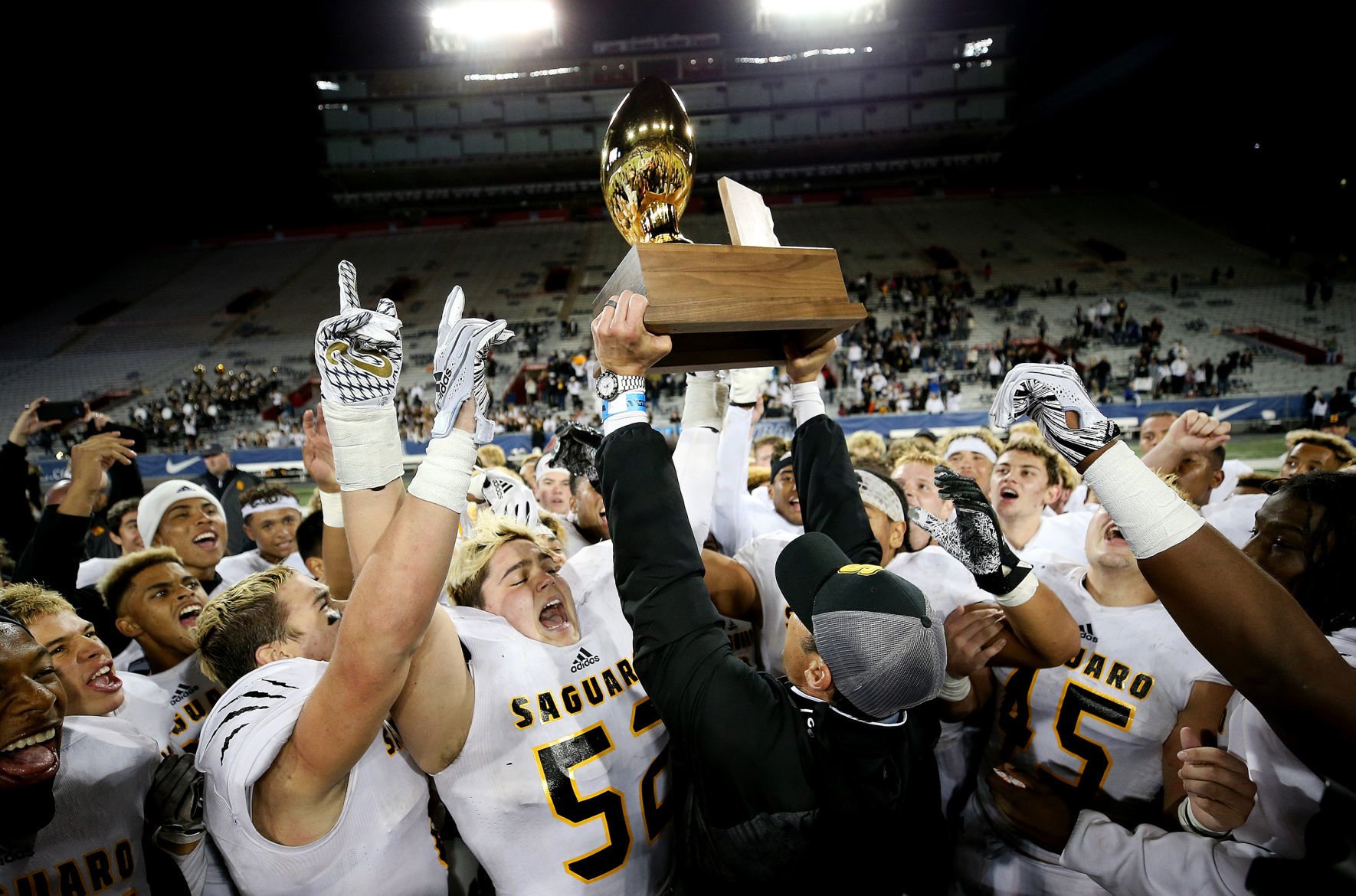 Scottsdale Saguaro vs. Salpointe Catholic in the 4A state championship football game